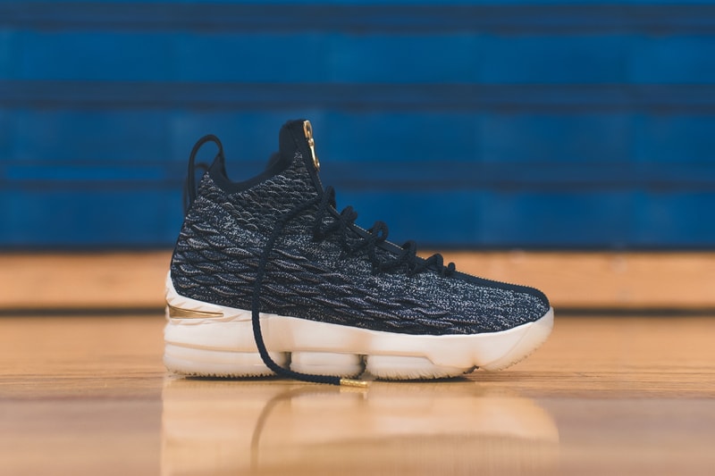ロニー・ファイグが母校で KITH x Nike LeBron 15 のリリースを記念したスペシャルイベントを開催 ロニー ファイグ ronnie fieg nike kith lebron 15 james ジェームス　ルブロン ナイキ キス NYC NY ニューヨーク クイーンズ 母校 高校 上映 ドキュメンタリー コラボ バスケ ハイプ ビースト hypebeast