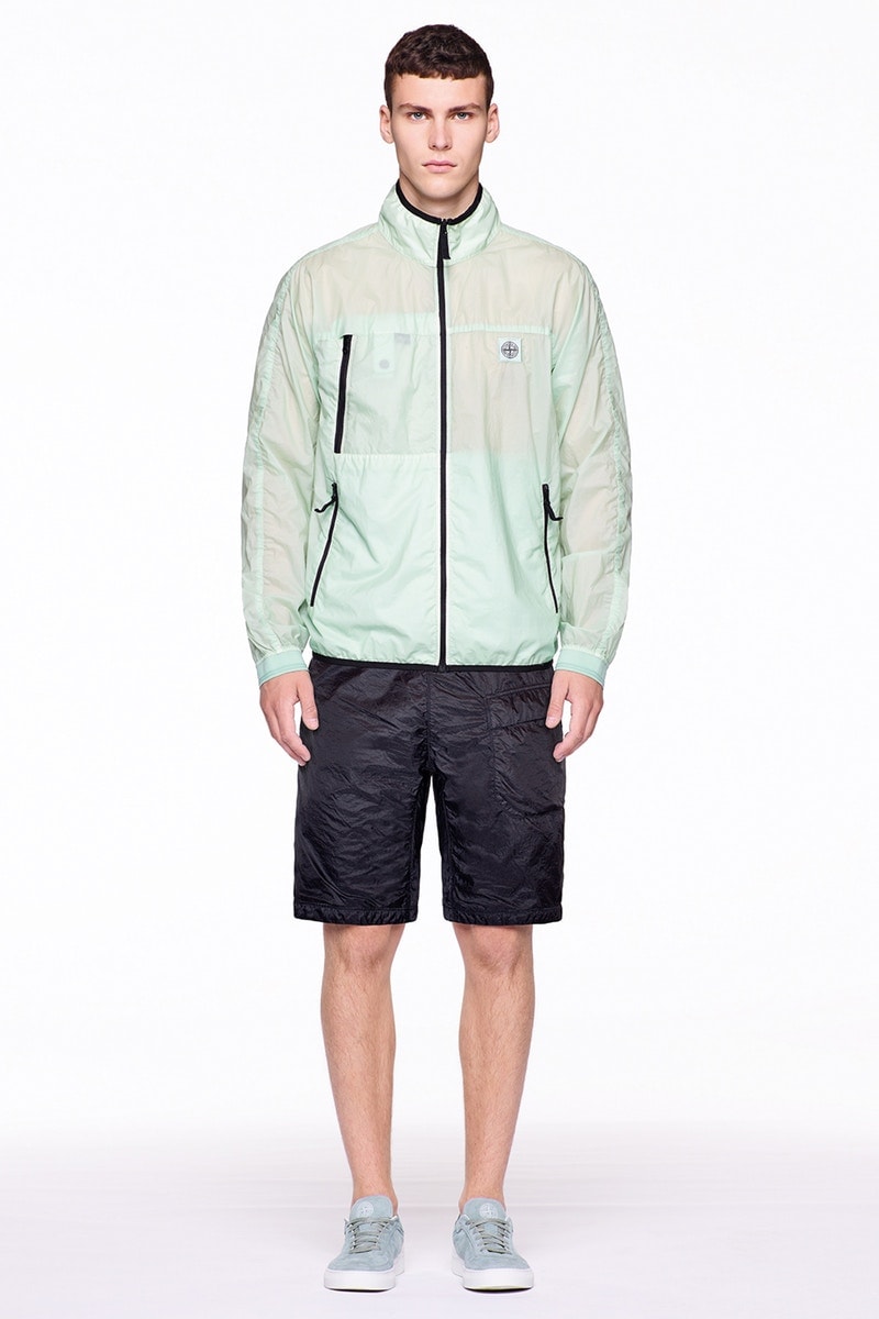 Stone Island よりミリタリーウェアに革新性を持たせた2018年春夏コレクションが登場 研ぎ澄まされたテクニックが光る新たなミリタリーウェアを堪能しよう Stone Island Supreme シュプリーム PORTER ポーター SNEEZE Magazine スニーズ マガジン HBX ストーンアイランド アリゲーター ジャケット ショーツ アノラックパーカ M-65 ベスト Business of Fashion HYPEBEAST ハイプビースト
