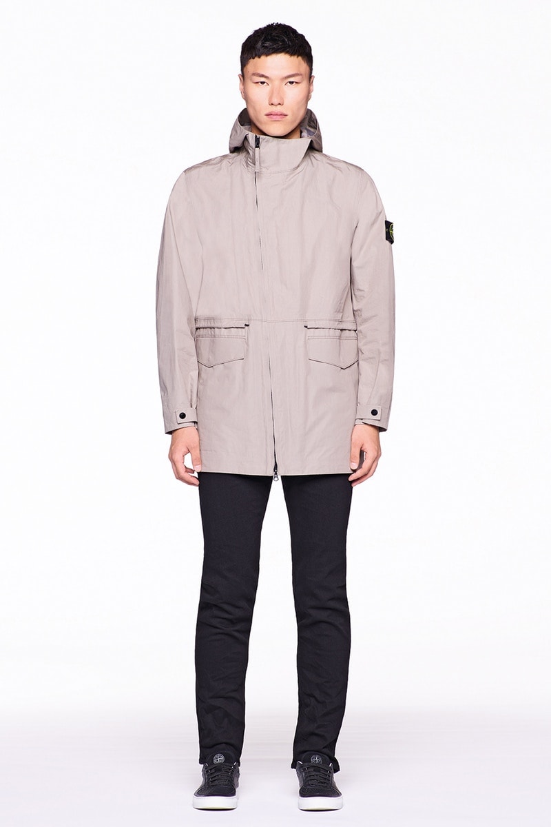 Stone Island よりミリタリーウェアに革新性を持たせた2018年春夏コレクションが登場 研ぎ澄まされたテクニックが光る新たなミリタリーウェアを堪能しよう Stone Island Supreme シュプリーム PORTER ポーター SNEEZE Magazine スニーズ マガジン HBX ストーンアイランド アリゲーター ジャケット ショーツ アノラックパーカ M-65 ベスト Business of Fashion HYPEBEAST ハイプビースト
