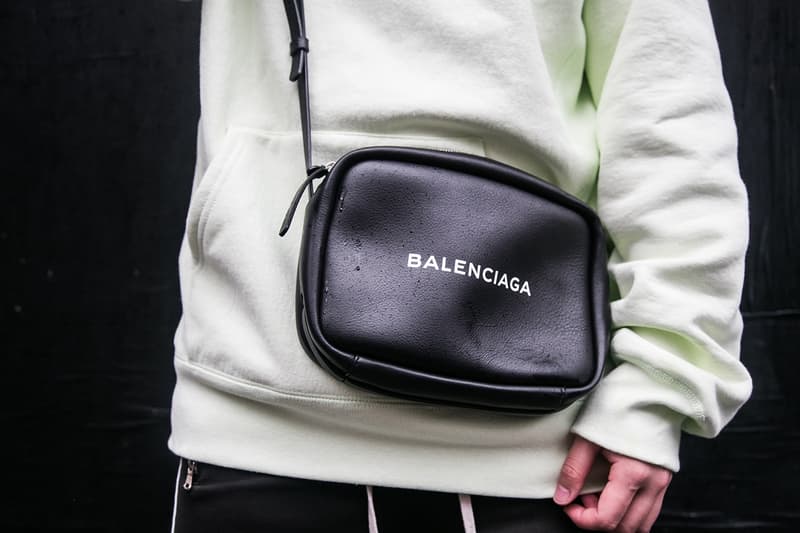 ボックスロゴフーディが登場した Supreme 2017年秋冬 #WEEK16 のフォトレポートがロンドンより到着 オリジナル屈指の人気を誇る注目アイテムの登場にストリートに溢れかえったヘッズたちのスタイリングも気合い十分