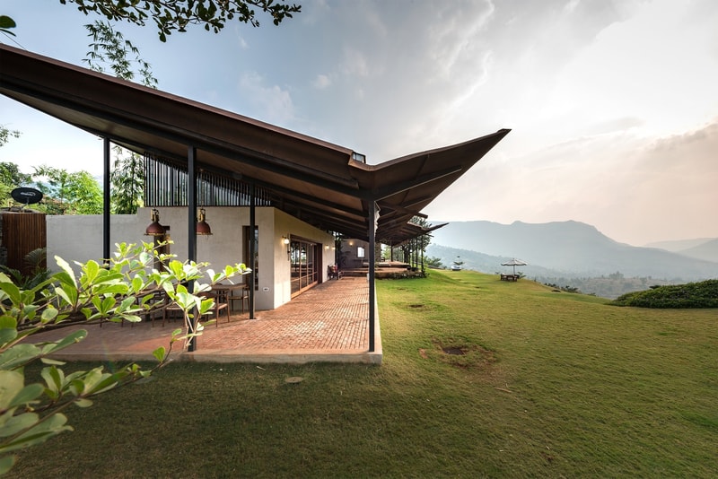 息を呑むほどの絶景を一望できるインドの大自然に建つ邸宅をチェック インド ムンバイ 自然 プール hypebeast ハイプ ビースト 建築