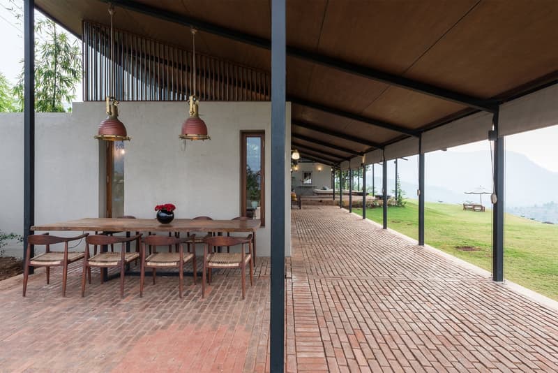 息を呑むほどの絶景を一望できるインドの大自然に建つ邸宅をチェック インド ムンバイ 自然 プール hypebeast ハイプ ビースト 建築