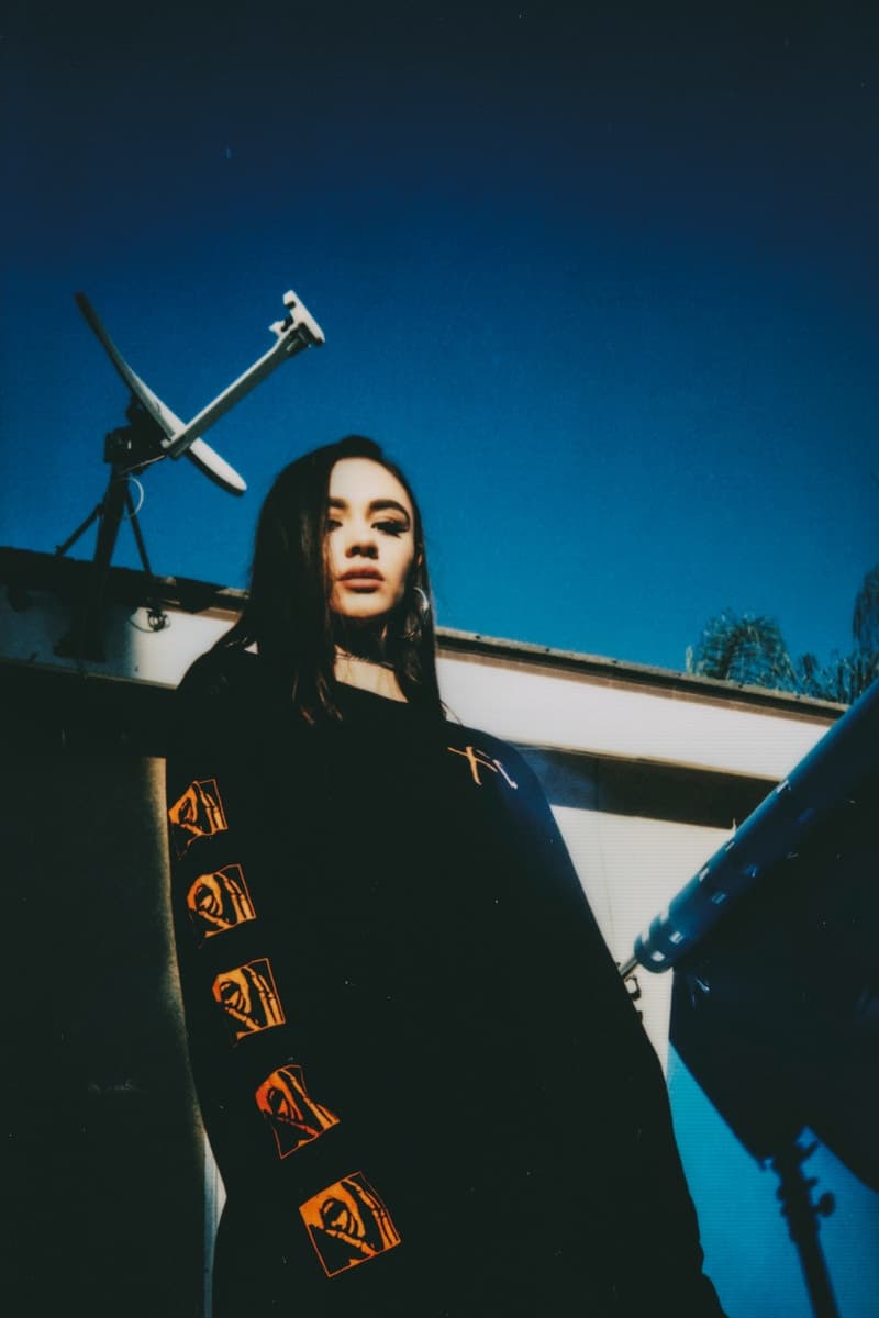 The Weeknd より大胆にグラフィック&テキストを散りばめた2017年冬コレクションが登場 プリント、刺繍、ワッペンなど多彩な手法を用いたグラフィック使いがポイント ブラック オレンジ コーチジャケット アノラックパーカ ラグビーシャツ ビーニー ザ・ウィークエンド プーマ PUMA マーベル Marvel XO HYPEBEAST ハイプビースト