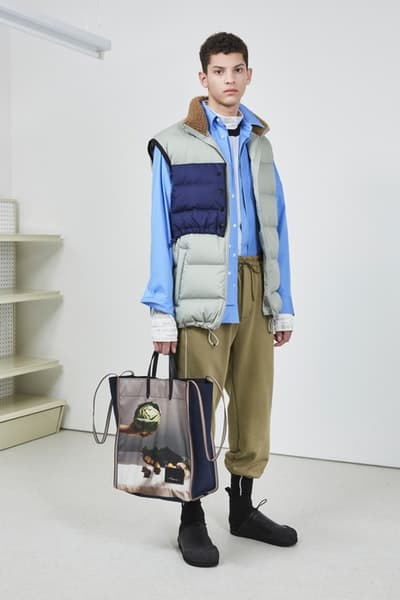 3.1 Phillip Lim よりフォーマルの中にも反骨心を随所に感じる2018年秋ルックブックが到着 丈感やグラフィックデザインでひと捻り加えたスタイリング術も必見 UGG®︎ アグ 3.1 Phillip Lim 3.1 フィリップ リム ダウンジャケット シャツ スウェットパーカ スラックス Romancing Reality 日常の中のロマンス HYPEBEAST ハイプビースト