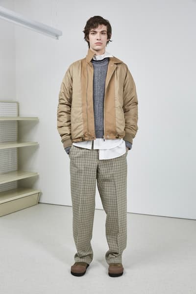 3.1 Phillip Lim よりフォーマルの中にも反骨心を随所に感じる2018年秋ルックブックが到着 丈感やグラフィックデザインでひと捻り加えたスタイリング術も必見 UGG®︎ アグ 3.1 Phillip Lim 3.1 フィリップ リム ダウンジャケット シャツ スウェットパーカ スラックス Romancing Reality 日常の中のロマンス HYPEBEAST ハイプビースト
