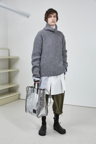 3.1 Phillip Lim よりフォーマルの中にも反骨心を随所に感じる2018年秋ルックブックが到着 丈感やグラフィックデザインでひと捻り加えたスタイリング術も必見 UGG®︎ アグ 3.1 Phillip Lim 3.1 フィリップ リム ダウンジャケット シャツ スウェットパーカ スラックス Romancing Reality 日常の中のロマンス HYPEBEAST ハイプビースト