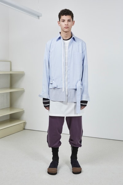 3.1 Phillip Lim よりフォーマルの中にも反骨心を随所に感じる2018年秋ルックブックが到着 丈感やグラフィックデザインでひと捻り加えたスタイリング術も必見 UGG®︎ アグ 3.1 Phillip Lim 3.1 フィリップ リム ダウンジャケット シャツ スウェットパーカ スラックス Romancing Reality 日常の中のロマンス HYPEBEAST ハイプビースト