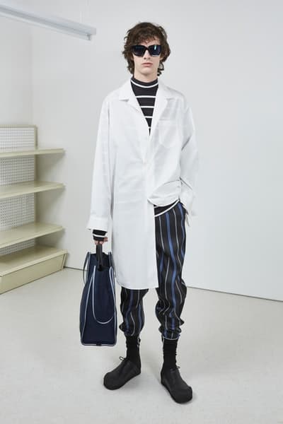 3.1 Phillip Lim よりフォーマルの中にも反骨心を随所に感じる2018年秋ルックブックが到着 丈感やグラフィックデザインでひと捻り加えたスタイリング術も必見 UGG®︎ アグ 3.1 Phillip Lim 3.1 フィリップ リム ダウンジャケット シャツ スウェットパーカ スラックス Romancing Reality 日常の中のロマンス HYPEBEAST ハイプビースト
