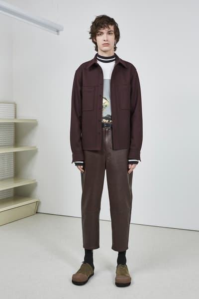 3.1 Phillip Lim よりフォーマルの中にも反骨心を随所に感じる2018年秋ルックブックが到着 丈感やグラフィックデザインでひと捻り加えたスタイリング術も必見 UGG®︎ アグ 3.1 Phillip Lim 3.1 フィリップ リム ダウンジャケット シャツ スウェットパーカ スラックス Romancing Reality 日常の中のロマンス HYPEBEAST ハイプビースト