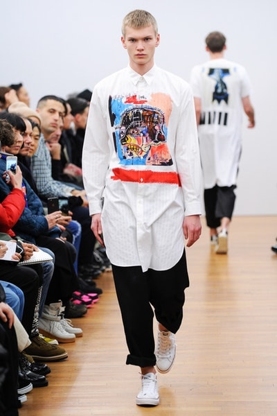 '87年にランウェイを歩いた亡き画家の作品をフィーチャーした COMME des GARÇONS Shirt 2018年秋冬コレクション コム デ ギャルソン・シャツ Jean-Michel Basquiat ジャン＝ミシェル・バスキア hypebeast rei kawakubo 川久保玲 hypebeast paris collection fashion week パリコレ ファッションウィーク ギャルソン パリ