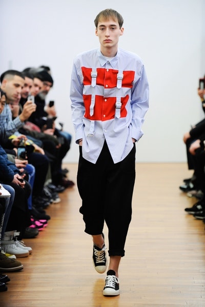 '87年にランウェイを歩いた亡き画家の作品をフィーチャーした COMME des GARÇONS Shirt 2018年秋冬コレクション コム デ ギャルソン・シャツ Jean-Michel Basquiat ジャン＝ミシェル・バスキア hypebeast rei kawakubo 川久保玲 hypebeast paris collection fashion week パリコレ ファッションウィーク ギャルソン パリ
