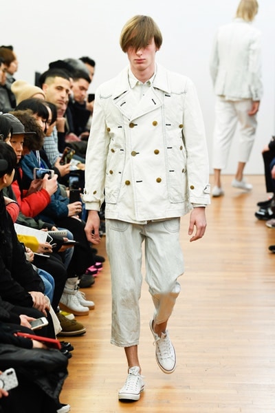 '87年にランウェイを歩いた亡き画家の作品をフィーチャーした COMME des GARÇONS Shirt 2018年秋冬コレクション コム デ ギャルソン・シャツ Jean-Michel Basquiat ジャン＝ミシェル・バスキア hypebeast rei kawakubo 川久保玲 hypebeast paris collection fashion week パリコレ ファッションウィーク ギャルソン パリ