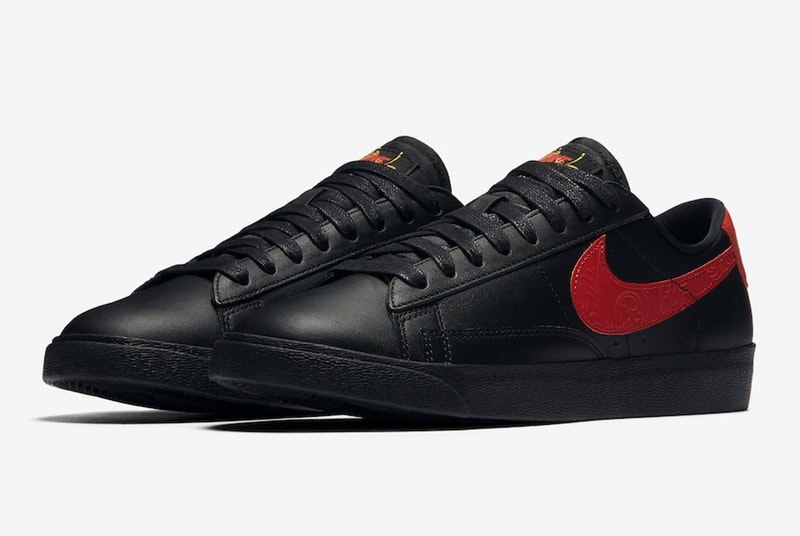 Nike よりペイズリー柄を随所に落とし込んだ “Russian Floral Pack” が登場 リュクスな色柄を纏った人気フットウェア全6型をとくとご覧あれ HyperAdapt 1.0 NIKE ナイキ Air Huarache Blazer Low Air Max 90 City Loop Benassi Slides ペイズリー柄 ブラック レッド エンボス加工 HYPEBEAST ハイプビースト