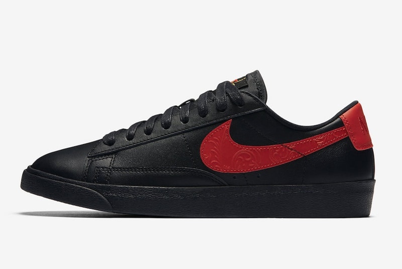 Nike よりペイズリー柄を随所に落とし込んだ “Russian Floral Pack” が登場 リュクスな色柄を纏った人気フットウェア全6型をとくとご覧あれ HyperAdapt 1.0 NIKE ナイキ Air Huarache Blazer Low Air Max 90 City Loop Benassi Slides ペイズリー柄 ブラック レッド エンボス加工 HYPEBEAST ハイプビースト