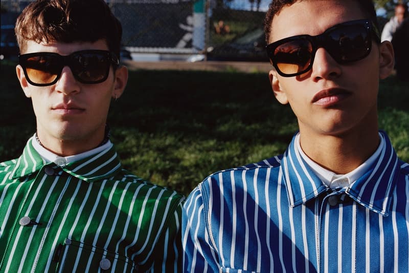 ビビッドな色彩を纏った AMI Alexandre Mattiussi 2018年春夏キャンペーンビジュアルをチェック アイコニックなテキストグラフィックTシャツやスニーカーを筆頭にコーデの主役顔アイテムが多数ラインアップ GQ GAP ギャップ Best New Menswear Designer in America AMI Alexandre Mattiussi アミ アレキサンドル マテュッシ From Paris With Love パリより愛をこめて AMI シャツ トラッカージャケット Tシャツ デニムパンツ スニーカー HYPEBEAST ハイプビースト