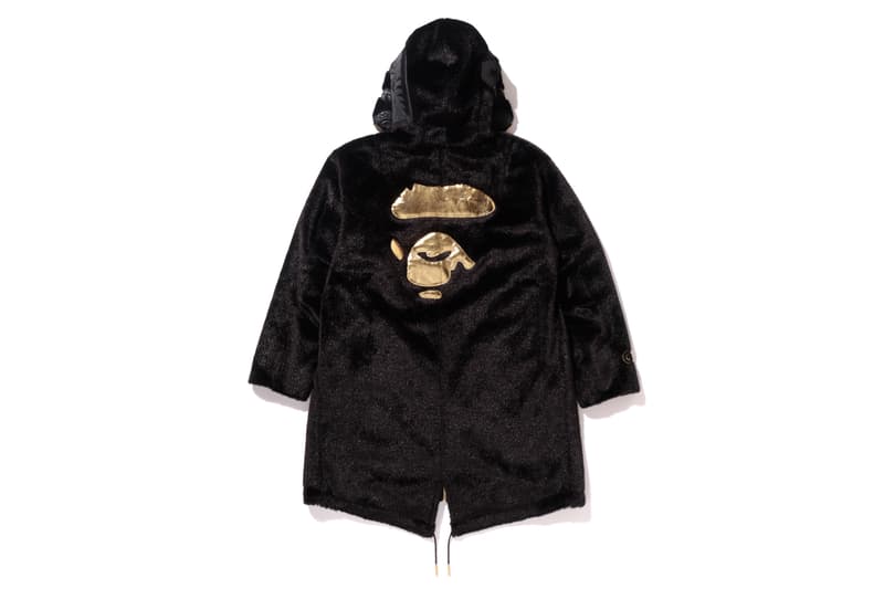 BAPE®️ が素材と製法を追求したワンランク上の新コレクション “A BATHING APE® BLACK” を発表 ブラックを基調にゴールドカラーのメタルプレートや刺繍を採用した高級感溢れる全10型 〈BAPE®️（ベイプ）〉は1月27日（土）に〈Dr. Martens（ドクターマーチン）〉とのコラボブーツのリリースを控えているが、同日にまたヘッズたちの頭を悩ませるコレクションが立ち上げを迎える。“A BATHING APE® BLACK”はブラックを基調としたデザインと、より高いクオリティの素材＆製法を追求したハイグレードなコレクションで、高級感のあるゴールドカラーのメタルプレートや刺繍を採用。フェイクファーを採用したSHARK HOODIE（シャークフーディ）のジャケット、M-51やスウェット、サングラスなど、全10型のアイテムがラインアップしており、国内での販売は『BAPE STORE® HARAJUKU』と『BAPE STORE® DMS GINZA』のみとなるようだ。  上のフォトギャラリーからアイテム一覧をチェックしたあとは、『bape.com』からプライスを確認しておこう。  また、〈BAPE®️〉は新スポーツライン〈BAPE®️ PERFORMANCE〉をローンチし、コレクター必見のゴルフヘッドカバー＆ボールセットもリリース済みなので、こちらもお買い逃しなく。