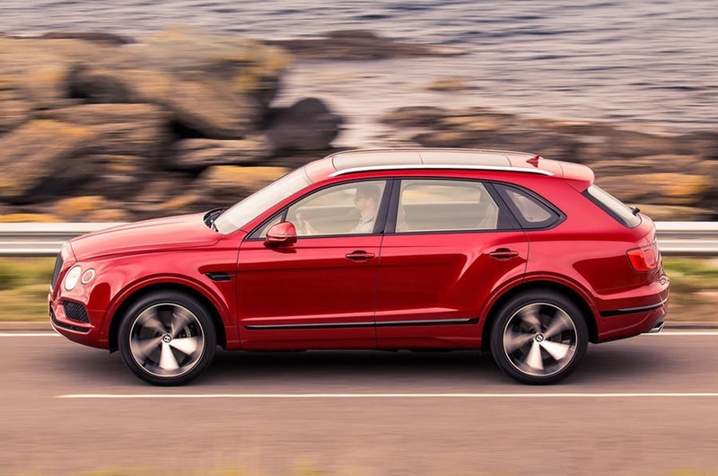 ベントレーよりアクティブな男も惚れる才色兼備な新型 Bentayga が初披露 見た目によらずCO2排気量も抑えたエコなところも人気の理由 Mercedes-Benz メルセデス・ベンツ Maserati マセラティ Bentley ベントレー SUV Bentayga V8 HYPEBEAST ハイプビースト