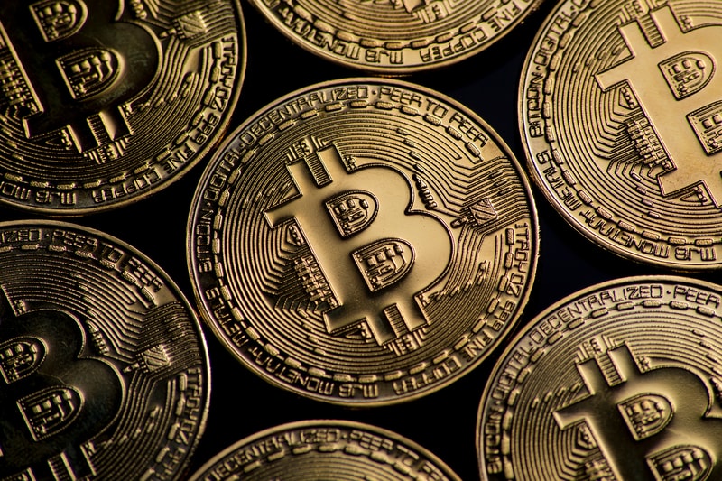 仮想通貨取引所の重役が誘拐されて身代金を Bitcoin で支払うことに 黒尽くめの男たちが要求してきた身代金は、およそ100万ドル相当（約1億1300万円） Ripple リップル Ethereum イーサリアム 仮想通貨取引所 Exmo Finance Pavel Lerner パベル・ラーナー Bitcoin ビットコイン 100万ドル相当 約1億1300万円 HYPEBEAST ハイプビースト