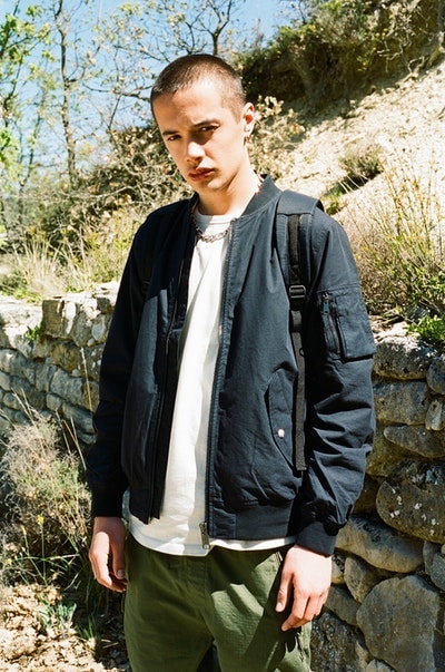 Carhartt WIP よりシグネチャーアイテムを現代的に再解釈した2018年春夏ルックブックが到着 ワーク、スポーツ、ストリートなど多種多様なジャンルを掛け合わせた最新アイテムが勢揃い Gosha Rubchinskiy ゴーシャ・ラブチンスキー Tolia Titaev トリア・ティタエヴ PACCBET ラスベート Carhartt WIP カーハート WIP ワーク ミリタリー ストリート チェアコート 総柄シャツ 迷彩柄パンツ フーディ バケットハット HYPEBEAST ハイプビースト