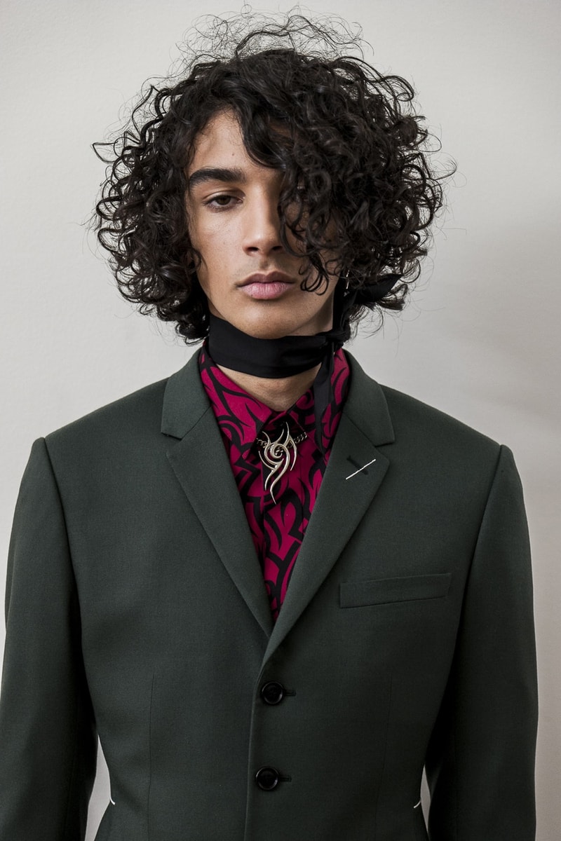 若さと成熟という相反するテーマを掲げた Dior Homme 2018年秋冬コレクションのバックステージに潜入 ディオール オム　パリコレ paris fashion week collection コレクション バックステージ hypebeast