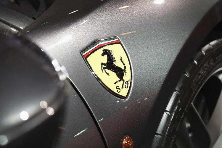 Ferrari が新興EVメーカーに対抗すべく電気式スーパーカーの製造を正式発表