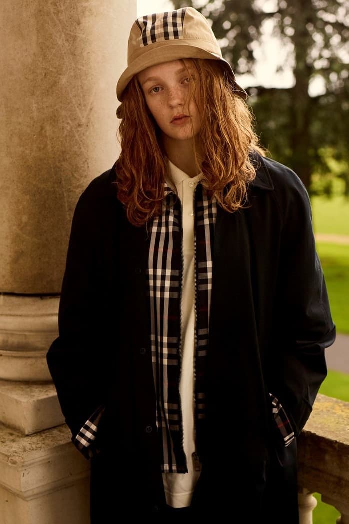 90年代のスタイルをオマージュした Gosha Rubchinskiy x Burberry による2018年春夏ルックブックが到着 古典的なアイテムをストリートの視点で再解釈した新境地のコラボウェアは必見 ハウスチェック トレンチコート カーコート キャップ バケットハット HYPEBEAST ハイプビースト