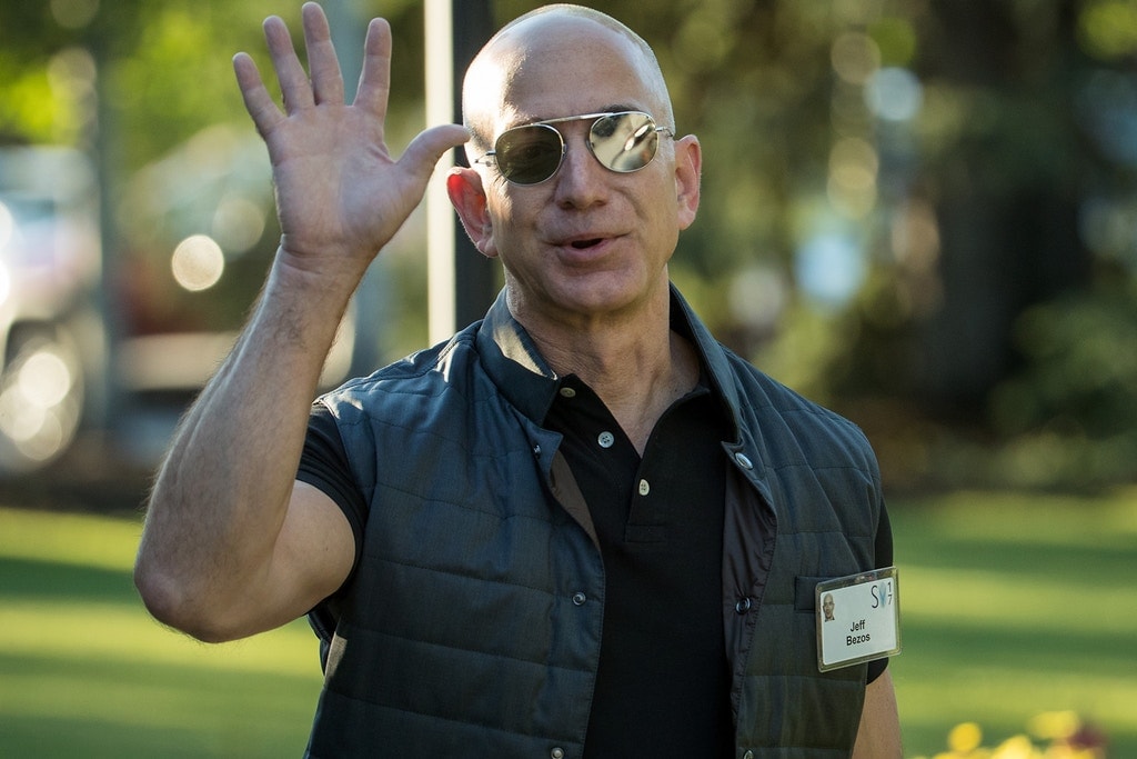 アマゾン創業者のジェフ・ベゾスが歴史上最大のお金持ちに amazon jeff bezos