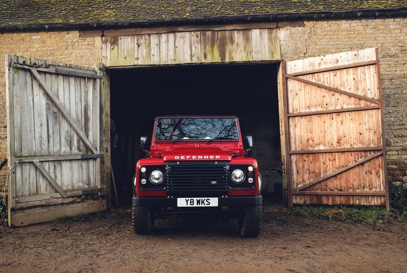 Land Rover より特別仕様に変貌を遂げた創立70周年記念モデル Defender Works V8 がリリース 強靭なV8エンジンや高級インテリアを搭載した史上最強の新モデルは限定150台 Defender ディフェンダー Land Rover ランドローバー Recaro レカロ Mercedes-Benz メルセデス・ベンツ Gクラス Ford フォード Mustang マスタング HYPEBEAST ハイプビースト