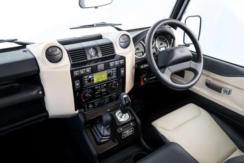 Land Rover より特別仕様に変貌を遂げた創立70周年記念モデル Defender Works V8 がリリース 強靭なV8エンジンや高級インテリアを搭載した史上最強の新モデルは限定150台 Defender ディフェンダー Land Rover ランドローバー Recaro レカロ Mercedes-Benz メルセデス・ベンツ Gクラス Ford フォード Mustang マスタング HYPEBEAST ハイプビースト