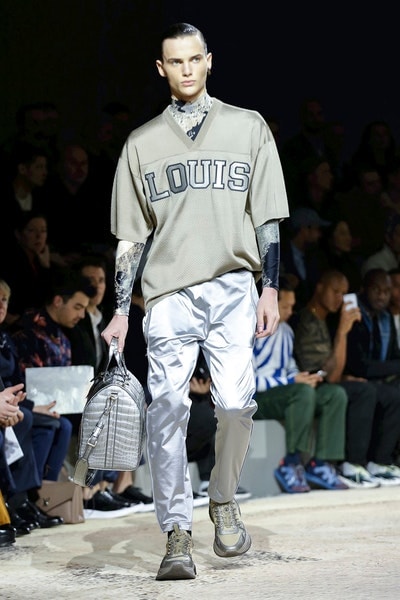 キム・ジョーンズの集大成を祝うべく伝説のモデルも登場した Louis Vuitton 2018年秋冬コレクション 天才デザイナーの有終の美を飾るケイト・モスとナオミ・キャンベルのランウェイ姿も必見 Louis Vuitton ルイ・ヴィトン メゾンブランド LV Kim Jones キム・ジョーンズ Supreme シュプリーム 藤原ヒロシ Kate Moss ケイト・モス Naomi Campbell ナオミ・キャンベル Marc Jacobs マーク・ジェイコブス HYPEBEAST ハイプビースト