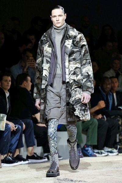 キム・ジョーンズの集大成を祝うべく伝説のモデルも登場した Louis Vuitton 2018年秋冬コレクション 天才デザイナーの有終の美を飾るケイト・モスとナオミ・キャンベルのランウェイ姿も必見 Louis Vuitton ルイ・ヴィトン メゾンブランド LV Kim Jones キム・ジョーンズ Supreme シュプリーム 藤原ヒロシ Kate Moss ケイト・モス Naomi Campbell ナオミ・キャンベル Marc Jacobs マーク・ジェイコブス HYPEBEAST ハイプビースト