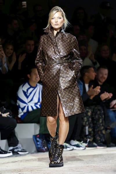 キム・ジョーンズの集大成を祝うべく伝説のモデルも登場した Louis Vuitton 2018年秋冬コレクション 天才デザイナーの有終の美を飾るケイト・モスとナオミ・キャンベルのランウェイ姿も必見 Louis Vuitton ルイ・ヴィトン メゾンブランド LV Kim Jones キム・ジョーンズ Supreme シュプリーム 藤原ヒロシ Kate Moss ケイト・モス Naomi Campbell ナオミ・キャンベル Marc Jacobs マーク・ジェイコブス HYPEBEAST ハイプビースト