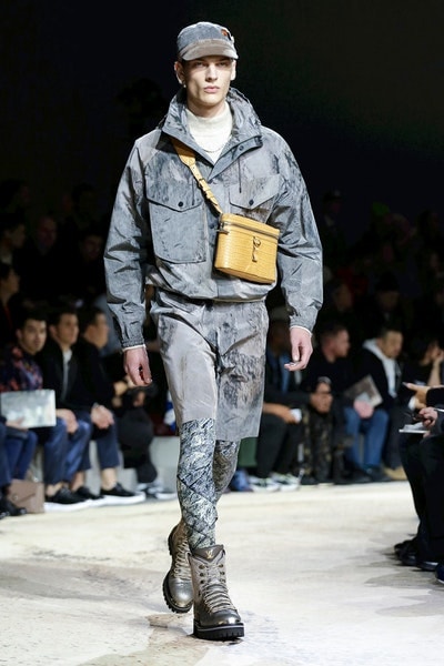 キム・ジョーンズの集大成を祝うべく伝説のモデルも登場した Louis Vuitton 2018年秋冬コレクション 天才デザイナーの有終の美を飾るケイト・モスとナオミ・キャンベルのランウェイ姿も必見 Louis Vuitton ルイ・ヴィトン メゾンブランド LV Kim Jones キム・ジョーンズ Supreme シュプリーム 藤原ヒロシ Kate Moss ケイト・モス Naomi Campbell ナオミ・キャンベル Marc Jacobs マーク・ジェイコブス HYPEBEAST ハイプビースト