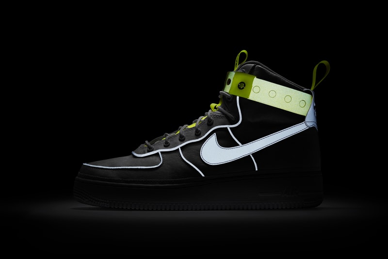 Nike より MAGIC STICK の今野直隆がデザインした Air Force 1 Hi VIP の正式発売情報を世界先行入手 ナイトクラブに着想を得た逸足は日本限定モデルとのこと。気になる発売日と取り扱い店舗は……？  ゲリラ的なサンプル画像の公開から始まり、小木“Poggy”基史のディテール投稿でその存在が確信へと変わったMAGIC STICK AF1 VIPだが、『HYPEBEAST』でも発信した同トピックは瞬く間に世界のスニーカーヘッズへと広まり、続報が待望されていた。しかし本日、我々は〈Nike（ナイキ）〉より、この今野直隆がデザインしたAF1のオフィシャルビジュアルと正式発売情報を世界先行入手することに成功した。  ナイトクラブにインスピレーションを受けた本作は、その名のとおり“VIP”のようなスペシャルな気分になれる仕上がりに。AF1 Hiを象徴するアンクルストラップはナイトクラブに欠かせないリストバンドをイメージしたデザインで一新され、アッパー素材にはそのリストバンドによく使用される高密度ポリエチレン100％製の耐久性のある不織布のタイベック®を使用。また、あのAir Max 97同様、サイドのスウッシュやヒールタブなど随所にリフレクティブ素材が採用されているため、暗がりでも足元からそのシルエットを主張をすることができる。  Nike Air Force 1 Hi VIPは2月10日（土）より〈Nike〉の直営店、『NIKE.COM/NIKELAB』、『NIKELAB MA5』などで先行発売され、翌11日（日）からはその他一部店舗にて販売予定となっており、価格は16,200円（税込）。日本限定モデルとしての登場だけに、国内のヘッズは是が非でも手に入れておくべき逸足だろう。  販売方法などはブランドからのアップデートを待つ必要がありそうだが、それまでに先日ローンチした〈MAGIC STICK（マジック スティック）〉の2018年春夏コレクションもあわせてチェックしてみていかがだろうか。