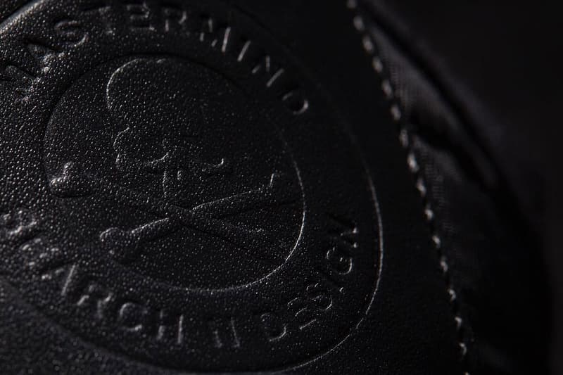 偽靴下を忍ばせた mastermind JAPAN x SearchNDesign のコラボフットウェア “Ghost Sox” 〈Fear of God〉や〈STÜSSY〉を筆頭にストリート御用達のイタリアのファクトリーメーカーと本間正章のデザイン哲学が融合した逸品