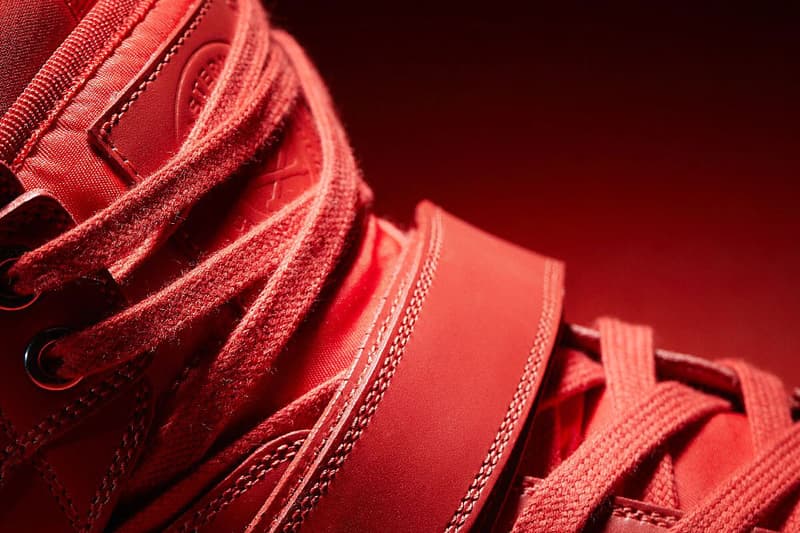 偽靴下を忍ばせた mastermind JAPAN x SearchNDesign のコラボフットウェア “Ghost Sox” 〈Fear of God〉や〈STÜSSY〉を筆頭にストリート御用達のイタリアのファクトリーメーカーと本間正章のデザイン哲学が融合した逸品
