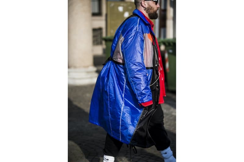 Streetsnaps：Milan Fashion Week Men’s Fall/Winter 2018 Part 2 ラグジュアリーストリートの人気を裏付ける欧州ヘッズたちの冬スタイルをチェック Prada プラダ トラックパンツ adidas アディダス Raf Simons ラフ・シモンズ スニーカー Supreme シュプリーム Louis Vuitton ルイ・ヴィトン ショルダーバッグ J.W. Anderson J.W.アンダーソン ハーフジップジャージー Maison Margiela メゾン マルジェラ コート Burberry バーバリー キャップ Off-White™️ オフホワイト スカーフ HYPEBEAST ハイプビースト