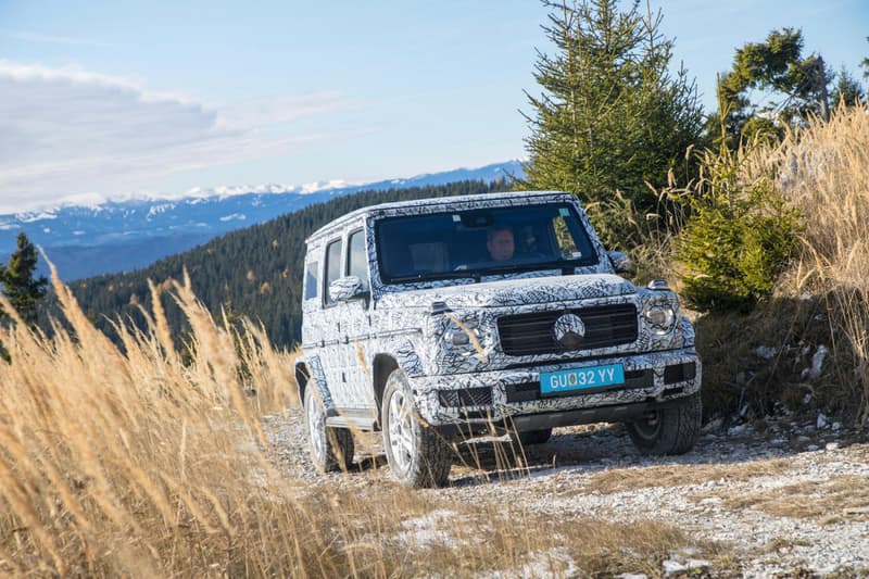 Mercedes-Benz が生まれ変わった新世代 Gクラスのティーザーを公開 山岳地帯の超タフな地形をもろともしない世界最高峰のオフローダーは今月中旬に解禁か メルセデス ベンツ ゲレンデ G-Class