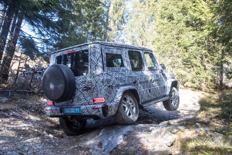 Mercedes-Benz が生まれ変わった新世代 Gクラスのティーザーを公開 山岳地帯の超タフな地形をもろともしない世界最高峰のオフローダーは今月中旬に解禁か メルセデス ベンツ ゲレンデ G-Class