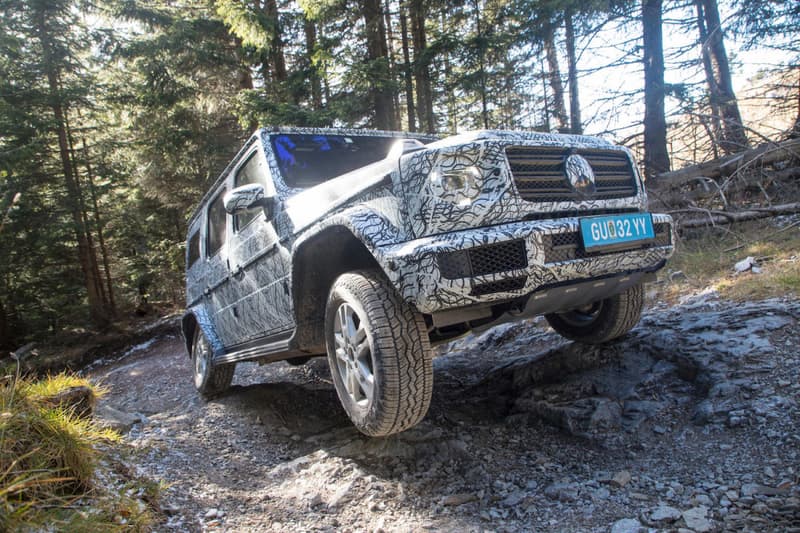 Mercedes-Benz が生まれ変わった新世代 Gクラスのティーザーを公開 山岳地帯の超タフな地形をもろともしない世界最高峰のオフローダーは今月中旬に解禁か メルセデス ベンツ ゲレンデ G-Class