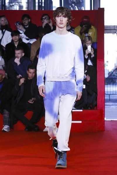 紳士服の概念を再解釈した Off-White™ 2018年秋冬コレクション ヴァージル・アブローが提案する、ストリート目線でのテーラードピースの落とし込み方