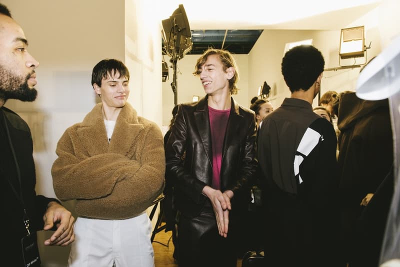 各界の業界人たちが集結した Off-White™️ 2018年秋冬コレクションのバックステージに潜入 ヴァージルと親交の深いフューチャーやミゲル、そして現代アーティストの村上隆も来場 Louis Vuitton ルイ・ヴィトン Kim Jones キム・ジョーンズ Virgil Abloh ヴァージル・アブロー Off-White™️ オフホワイト Future フューチャー Miguel ミゲル Metro Boomin メトロ・ブーミン Marcelo Burlon マルセロ・ヴァーロン 村上隆 Nike ナイキ The Ten Air Force 1 Timberland ティンバーランド 6-Inch Boots Beastie Boys ビースティ・ボーイズ Weezer ウィーザー Tyler,The Creator タイラー・ザ・クリエイター HYPEBEAST ハイプビースト