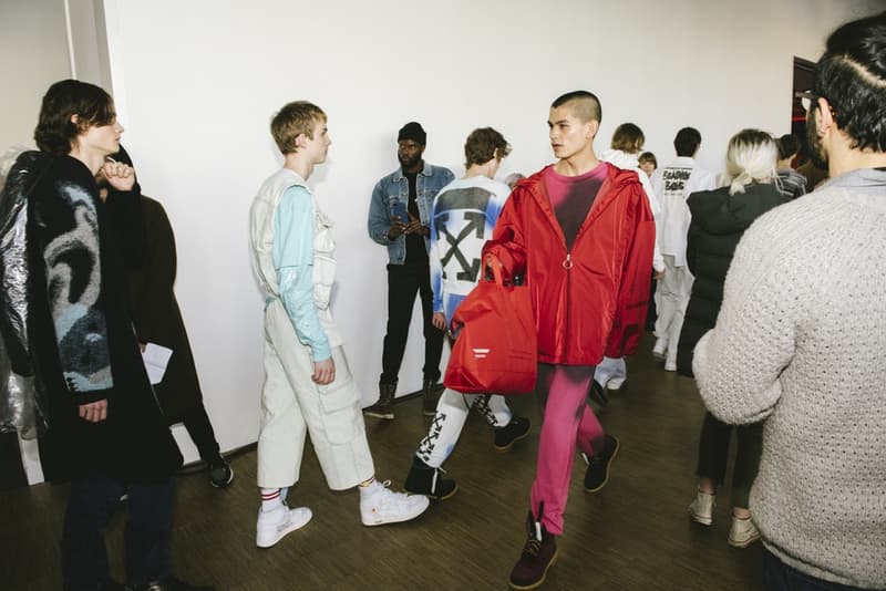 各界の業界人たちが集結した Off-White™️ 2018年秋冬コレクションのバックステージに潜入 ヴァージルと親交の深いフューチャーやミゲル、そして現代アーティストの村上隆も来場 Louis Vuitton ルイ・ヴィトン Kim Jones キム・ジョーンズ Virgil Abloh ヴァージル・アブロー Off-White™️ オフホワイト Future フューチャー Miguel ミゲル Metro Boomin メトロ・ブーミン Marcelo Burlon マルセロ・ヴァーロン 村上隆 Nike ナイキ The Ten Air Force 1 Timberland ティンバーランド 6-Inch Boots Beastie Boys ビースティ・ボーイズ Weezer ウィーザー Tyler,The Creator タイラー・ザ・クリエイター HYPEBEAST ハイプビースト