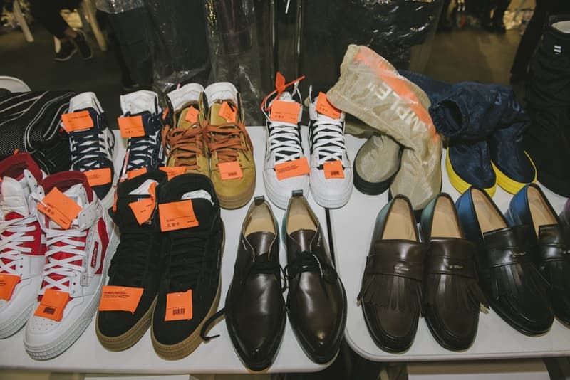各界の業界人たちが集結した Off-White™️ 2018年秋冬コレクションのバックステージに潜入 ヴァージルと親交の深いフューチャーやミゲル、そして現代アーティストの村上隆も来場 Louis Vuitton ルイ・ヴィトン Kim Jones キム・ジョーンズ Virgil Abloh ヴァージル・アブロー Off-White™️ オフホワイト Future フューチャー Miguel ミゲル Metro Boomin メトロ・ブーミン Marcelo Burlon マルセロ・ヴァーロン 村上隆 Nike ナイキ The Ten Air Force 1 Timberland ティンバーランド 6-Inch Boots Beastie Boys ビースティ・ボーイズ Weezer ウィーザー Tyler,The Creator タイラー・ザ・クリエイター HYPEBEAST ハイプビースト