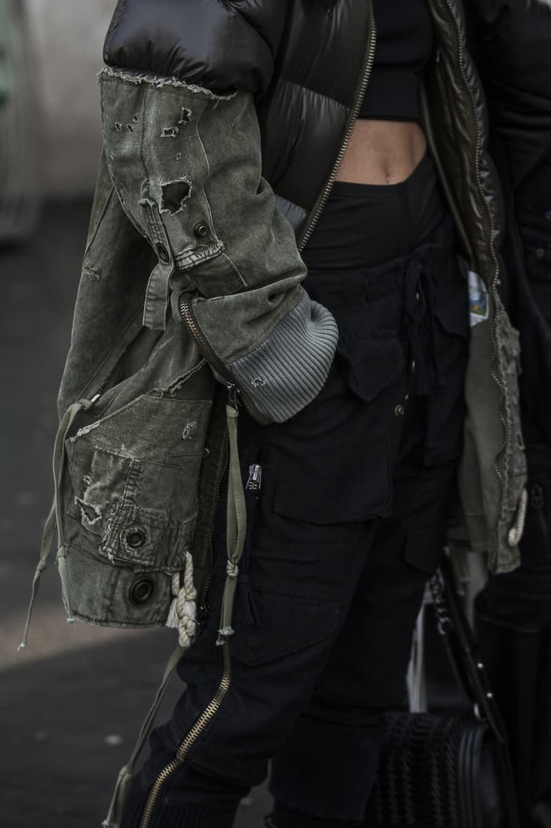 Streetsnaps:Paris Fashion Week Men's Fall/Winter 2018 Part 2 Streetsnaps:2018年秋冬 パリファッションウィーク・メンズ 2日目 “ストリート的シックな装い”の参考になる業界人たちのスタイリングをお届け 2018年秋冬のパリファッションウィーク・メンズより、2日目のオフランウェイを捉えたストリートスナップが編集部のもとに到着した。この日はジョージア州出身のラッパーFuture(フューチャー)や、Rick Owens(リック・オウエンス)の妻Michele Lamy(ミシェル・ラミー)、Kanye West(カニエ・ウェスト)が創設したGOOD Music所属のMos Def(モス・デフ)といったアイコンの姿をキャッチすることに成功。また、ストリート一辺倒というよりは、全体的にモードやテーラードへの再帰を感じるスタイリングが数多く見受けられ、アクセサリーやディテールで個性を足すのが今の気分なのだろうか。 ストリート的シックな装いの参考に、是非上のフォトギャラリーからパリ2日目のストリートスナップを覗いてみてほしい。同時に、初日の振り返りもお忘れなく。
