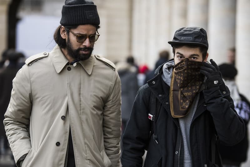 Streetsnaps：Paris Fashion Week Men's Fall/Winter 2018 Part 2 Streetsnaps：2018年秋冬 パリファッションウィーク・メンズ  2日目 “ストリート的シックな装い”の参考になる業界人たちのスタイリングをお届け 2018年秋冬のパリファッションウィーク・メンズより、2日目のオフランウェイを捉えたストリートスナップが編集部のもとに到着した。この日はジョージア州出身のラッパーFuture（フューチャー）や、Rick Owens（リック・オウエンス）の妻Michele Lamy（ミシェル・ラミー）、Kanye West（カニエ・ウェスト）が創設したGOOD Music所属のMos Def（モス・デフ）といったアイコンの姿をキャッチすることに成功。また、ストリート一辺倒というよりは、全体的にモードやテーラードへの再帰を感じるスタイリングが数多く見受けられ、アクセサリーやディテールで個性を足すのが今の気分なのだろうか。 ストリート的シックな装いの参考に、是非上のフォトギャラリーからパリ2日目のストリートスナップを覗いてみてほしい。同時に、初日の振り返りもお忘れなく。