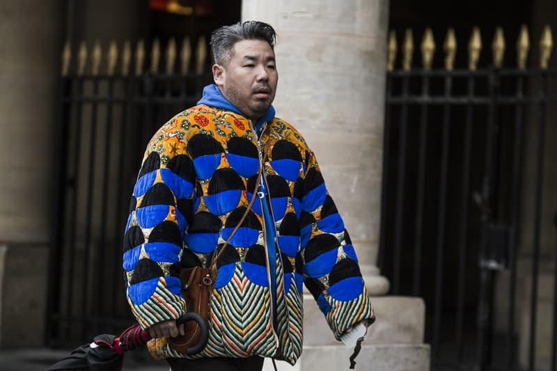 Streetsnaps：Paris Fashion Week Men's Fall/Winter 2018 Part 2 Streetsnaps：2018年秋冬 パリファッションウィーク・メンズ  2日目 “ストリート的シックな装い”の参考になる業界人たちのスタイリングをお届け 2018年秋冬のパリファッションウィーク・メンズより、2日目のオフランウェイを捉えたストリートスナップが編集部のもとに到着した。この日はジョージア州出身のラッパーFuture（フューチャー）や、Rick Owens（リック・オウエンス）の妻Michele Lamy（ミシェル・ラミー）、Kanye West（カニエ・ウェスト）が創設したGOOD Music所属のMos Def（モス・デフ）といったアイコンの姿をキャッチすることに成功。また、ストリート一辺倒というよりは、全体的にモードやテーラードへの再帰を感じるスタイリングが数多く見受けられ、アクセサリーやディテールで個性を足すのが今の気分なのだろうか。 ストリート的シックな装いの参考に、是非上のフォトギャラリーからパリ2日目のストリートスナップを覗いてみてほしい。同時に、初日の振り返りもお忘れなく。