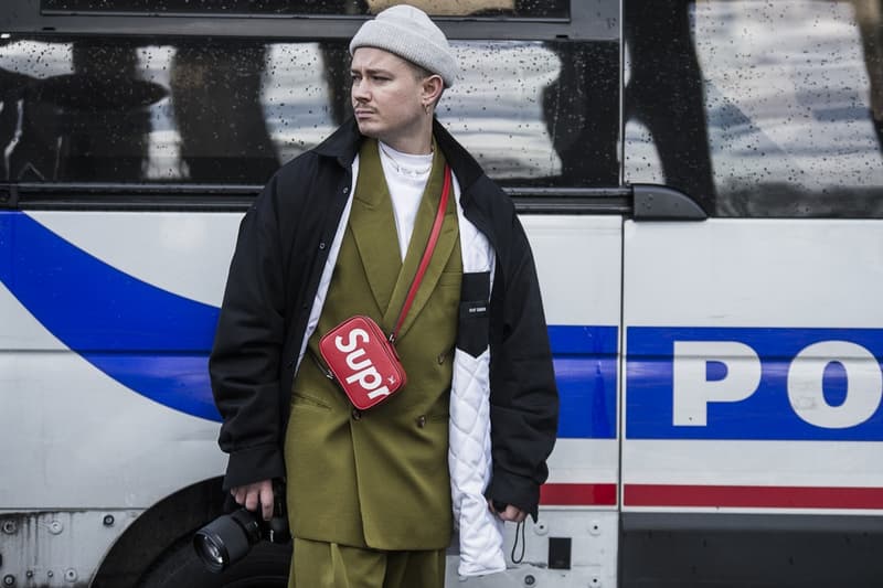 Streetsnaps：Paris Fashion Week Men's Fall/Winter 2018 Part 2 Streetsnaps：2018年秋冬 パリファッションウィーク・メンズ  2日目 “ストリート的シックな装い”の参考になる業界人たちのスタイリングをお届け 2018年秋冬のパリファッションウィーク・メンズより、2日目のオフランウェイを捉えたストリートスナップが編集部のもとに到着した。この日はジョージア州出身のラッパーFuture（フューチャー）や、Rick Owens（リック・オウエンス）の妻Michele Lamy（ミシェル・ラミー）、Kanye West（カニエ・ウェスト）が創設したGOOD Music所属のMos Def（モス・デフ）といったアイコンの姿をキャッチすることに成功。また、ストリート一辺倒というよりは、全体的にモードやテーラードへの再帰を感じるスタイリングが数多く見受けられ、アクセサリーやディテールで個性を足すのが今の気分なのだろうか。 ストリート的シックな装いの参考に、是非上のフォトギャラリーからパリ2日目のストリートスナップを覗いてみてほしい。同時に、初日の振り返りもお忘れなく。