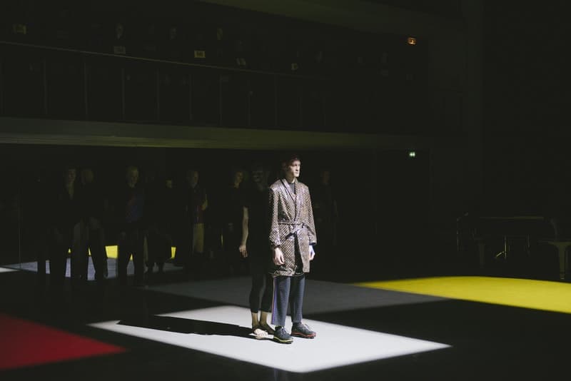 ダンスとファッションが調和した PIGALLE 2018年秋冬コレクションの舞台裏に潜入 ステファン・アシュプールの芸術性が垣間見えるアイテムとユニークな演出にクローズアップ Kim Jones キム・ジョーズ Acne Studios アクネ ストゥディオズ Stephane Ashpool ステファン・アシュプール PIGALLE ピガール Pain O ChoKolat パンオショコラ ミリタリージャケット 変形シャツ スケルトン Gジャン Nike ナイキ Air VaporMax HYPEBEAST ハイプビースト