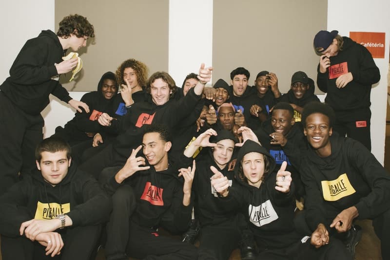 ダンスとファッションが調和した PIGALLE 2018年秋冬コレクションの舞台裏に潜入 ステファン・アシュプールの芸術性が垣間見えるアイテムとユニークな演出にクローズアップ Kim Jones キム・ジョーズ Acne Studios アクネ ストゥディオズ Stephane Ashpool ステファン・アシュプール PIGALLE ピガール Pain O ChoKolat パンオショコラ ミリタリージャケット 変形シャツ スケルトン Gジャン Nike ナイキ Air VaporMax HYPEBEAST ハイプビースト
